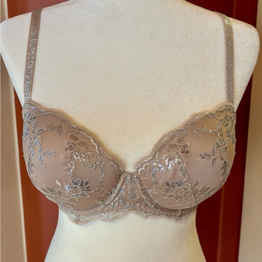 Victoria's Secret Tan Lace Bra with Underwire Support